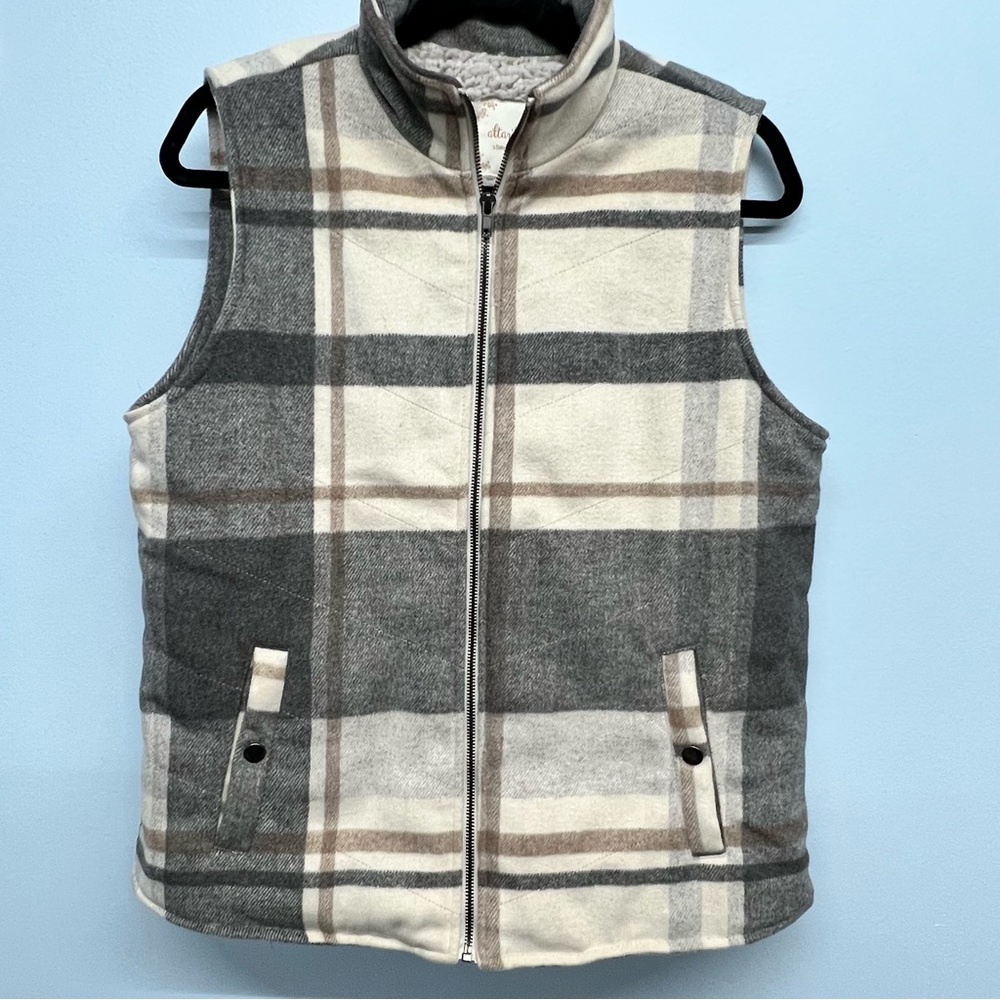 Altar’d State plaid Sherpa lined vest size Medium